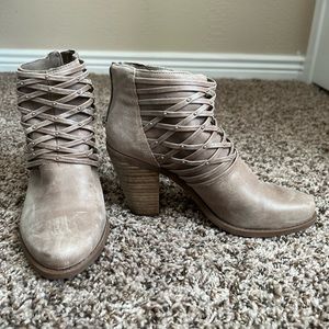 Jessica Simpson ankle boots